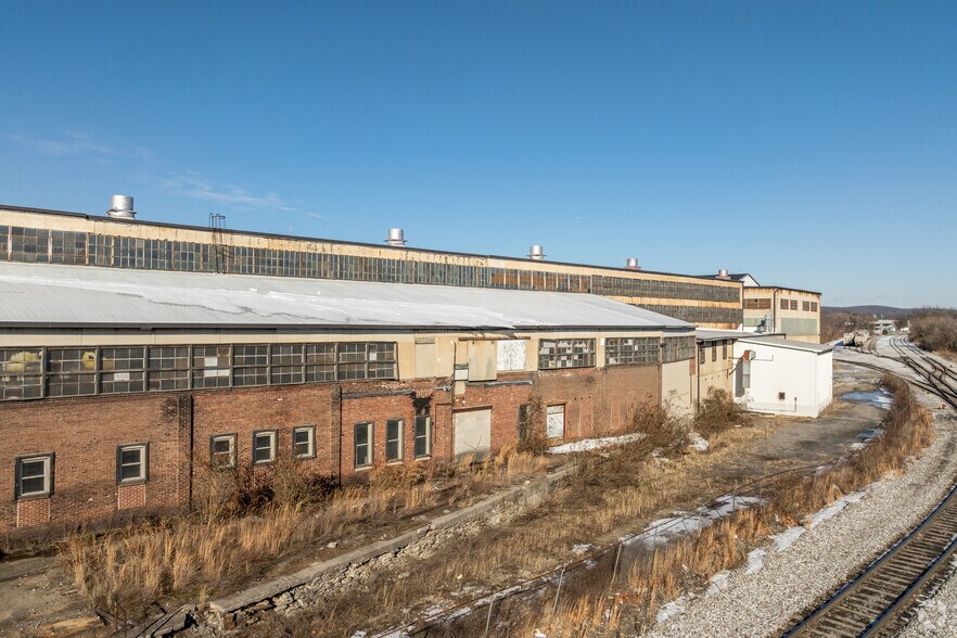 More Photos Of 240 Arch St, York Warehouse For Lease