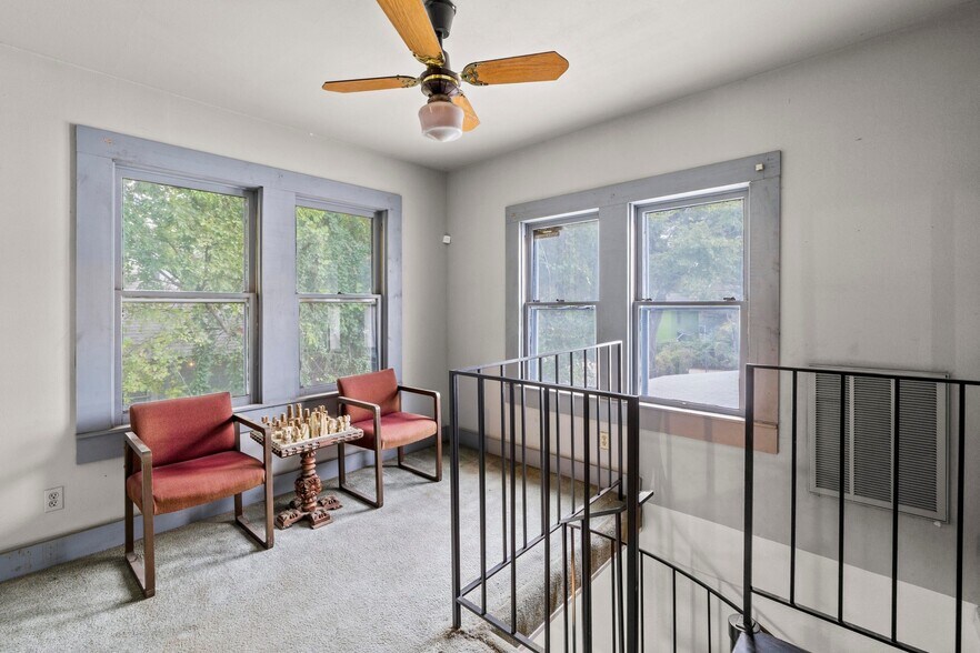 More Photos Of 2117 E Cesar Chavez St, Austin Office Residential For Sale