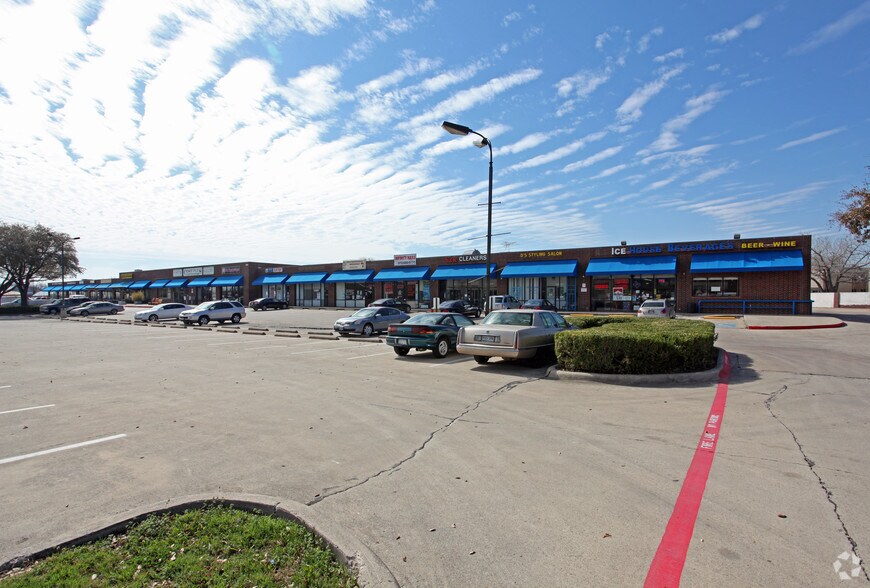 More Photos Of 940 E Belt Line Rd, Richardson General Retail For Lease