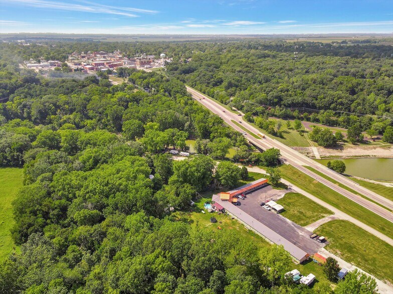 More Photos Of 1295 IL-16, Shelbyville Hotel For Sale