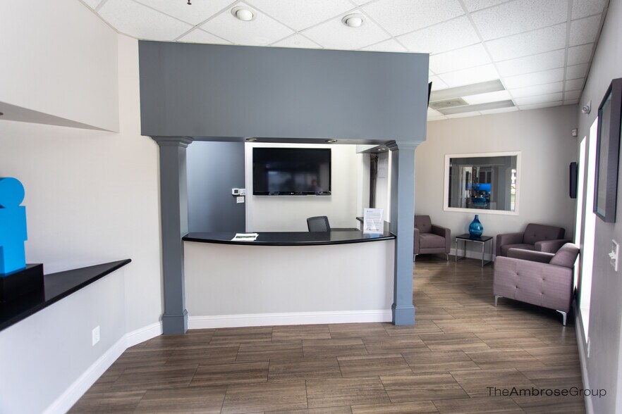 More Photos Of 8220 Jones Rd, Houston Office For Sale