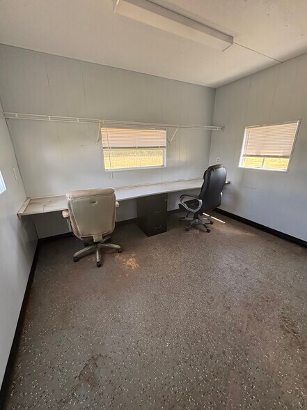 More Photos Of 5305 hwy 640, Lithia Land For Lease