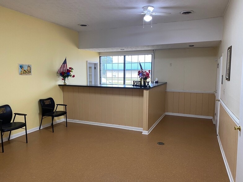 More Photos Of 1721 N King St, Hampton Daycare Center For Lease