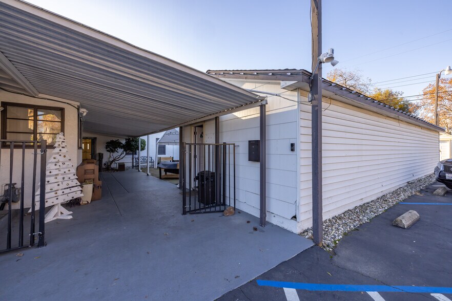 More Photos Of 628 Royer St, Roseville Schools For Lease