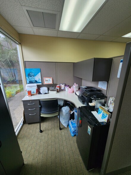 More Photos Of 1449 S Beretania St, Honolulu Parking Garage For Lease