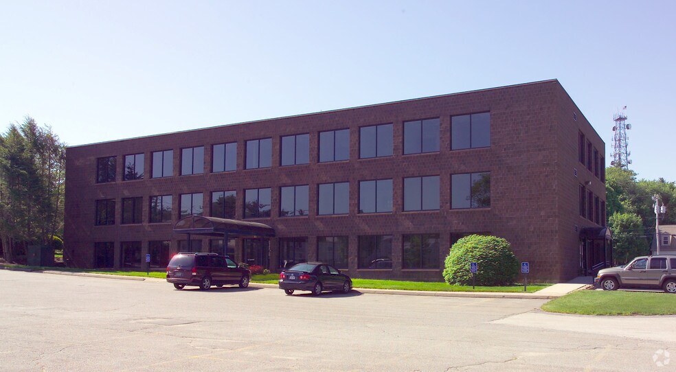 More Photos Of 1020 Plain St, Marshfield Office For Lease