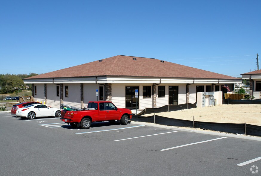 More Photos Of 301 Skyline Dr, Lady Lake Medical For Sale