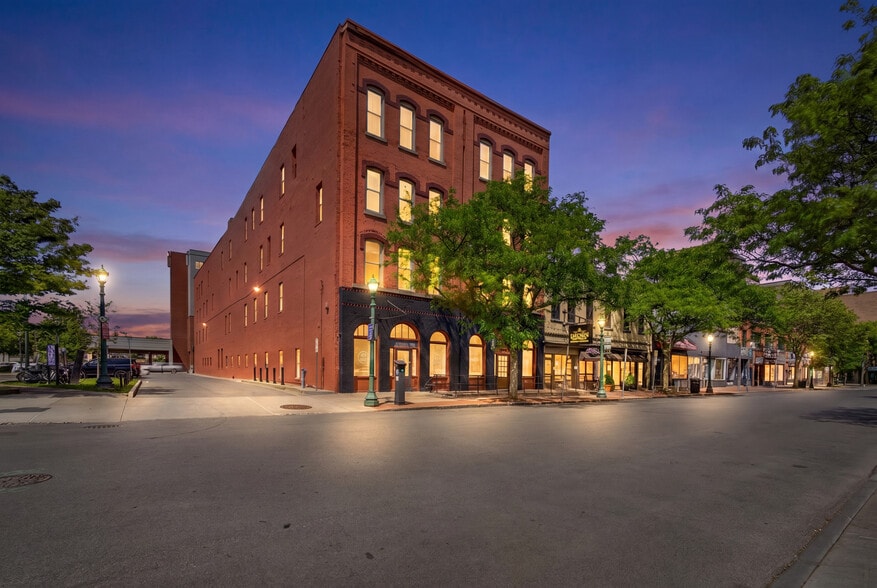 More Photos Of 327-329 W Fayette St, Syracuse Loft Creative Space For Lease