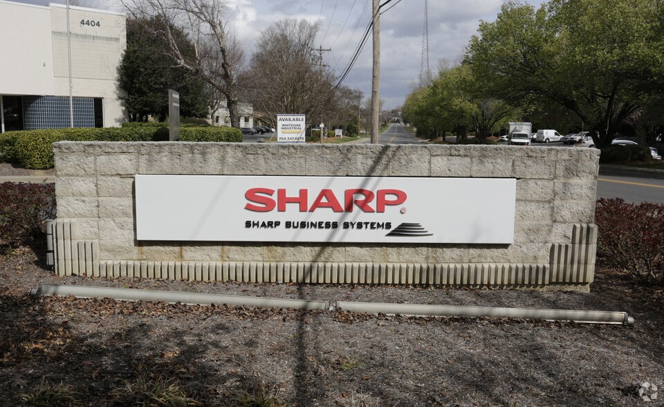 More Photos Of 4404 Stuart Andrew Blvd, Charlotte Flex For Lease