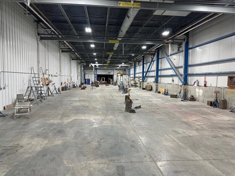 More Photos Of 33 Broadcommon Rd, Bristol Warehouse For Lease