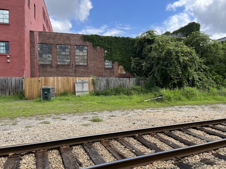 More Photos Of 481-487 S Main St, Memphis Service For Sale