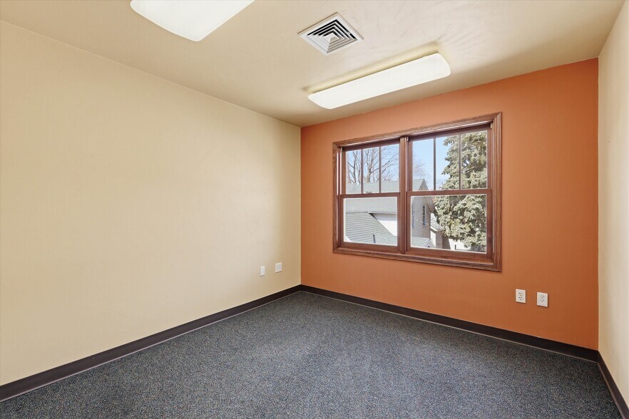 More Photos Of 312 N 5th Ave, Sturgeon Bay Office For Sale