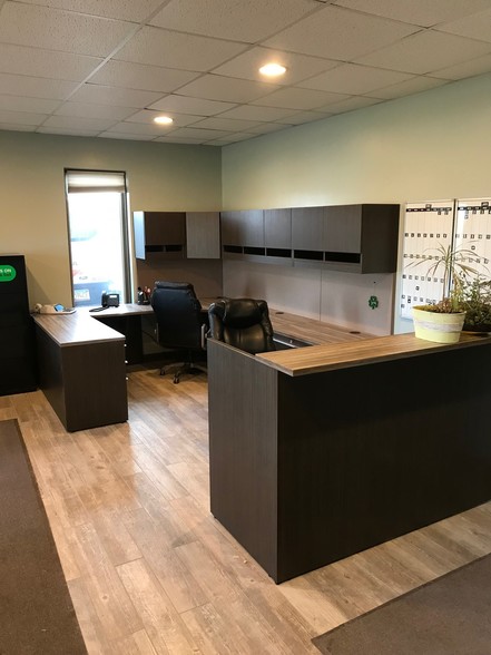 More Photos Of 825 E North St, Elburn Warehouse For Lease