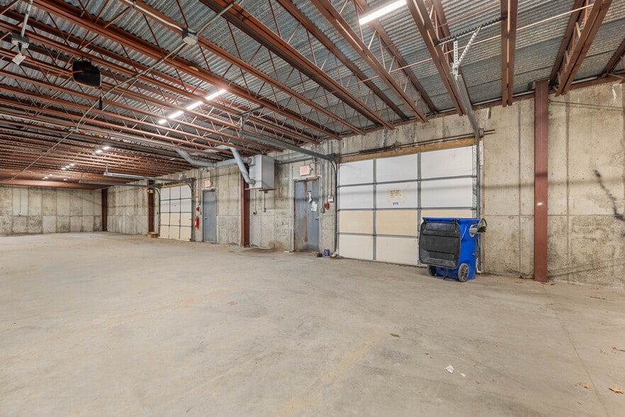 More Photos Of 177 NH Route 104, Meredith Freestanding For Lease