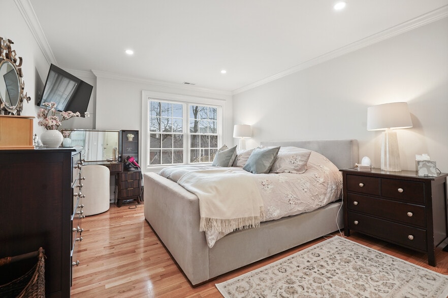 More Photos Of 24 Hoyt St, Stamford Apartments For Sale