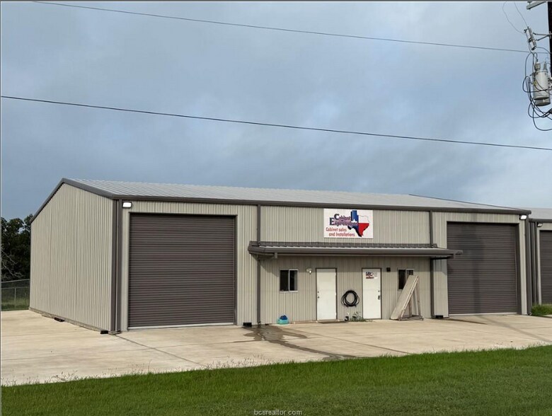 Primary Photo Of 24468 Hwy 6, Navasota Warehouse For Lease