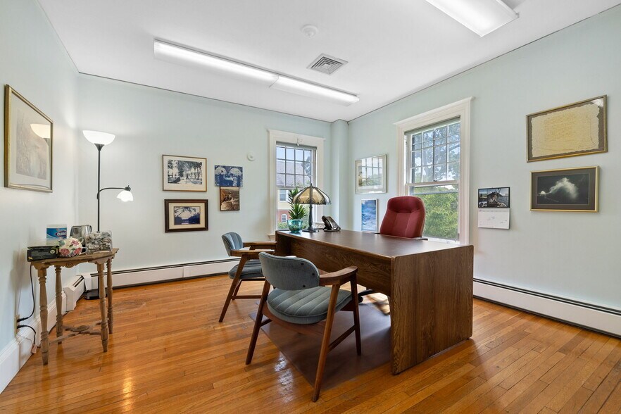 More Photos Of 110 Main St, Manchester Office Residential For Sale