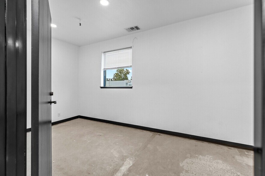 More Photos Of 9036 Winnetka Ave, Northridge Loft Creative Space For Lease