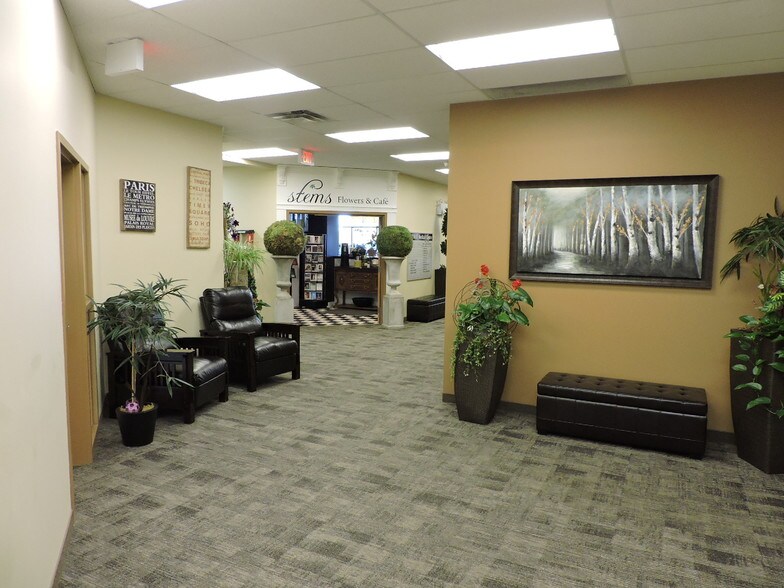 More Photos Of 4309 52 Ave, Red Deer Medical For Lease