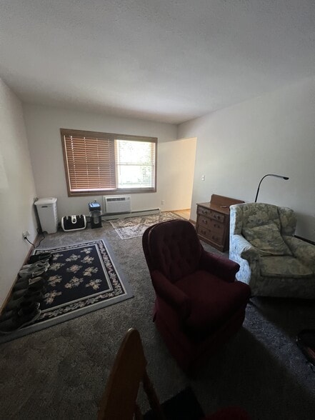 More Photos Of 1426 Frost Ave E, Maplewood Apartments For Sale