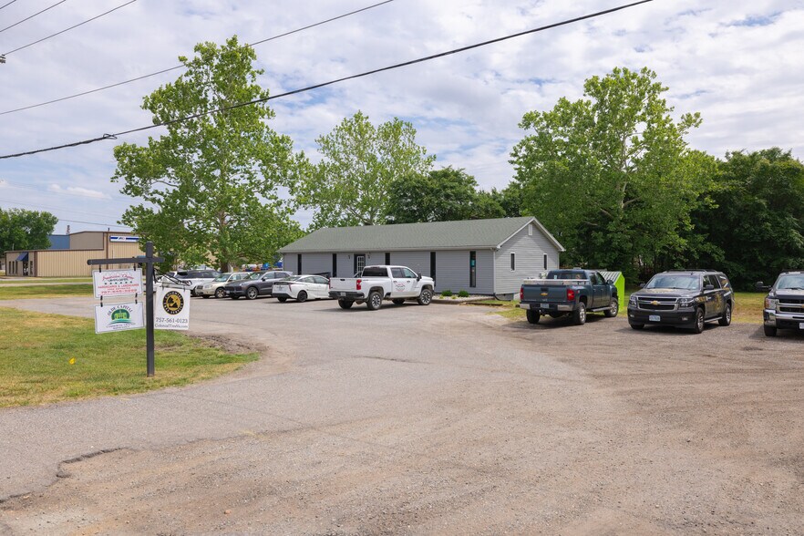 More Photos Of 100-102 Industrial Blvd, Toano Office For Sale