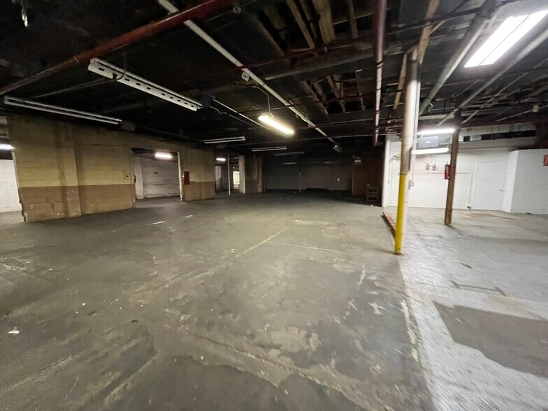 More Photos Of 245 Erie St, Huntington Industrial For Sale