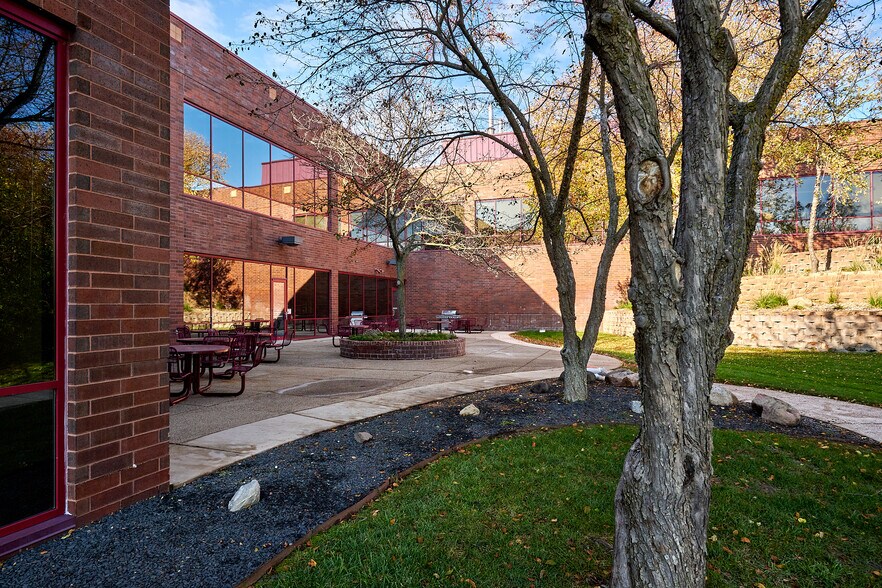 More Photos Of 10600 Bren Road W, Minnetonka Manufacturing For Sale