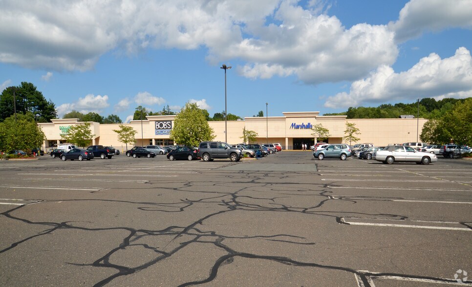 Primary Photo Of 400-416 E Main St, Middletown Unknown For Lease