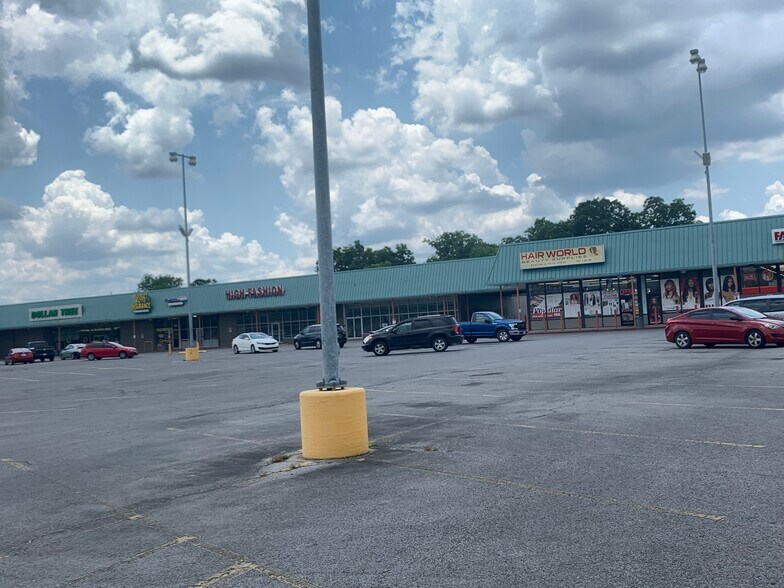 More Photos Of 3210 Avenue A, Beaumont Storefront For Sale
