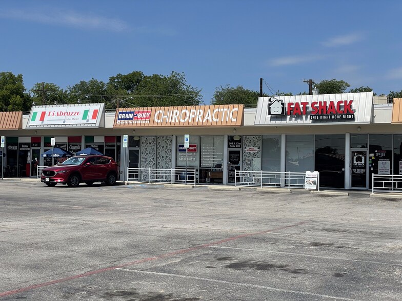 More Photos Of 508-516 S Elm St, Denton Storefront For Lease