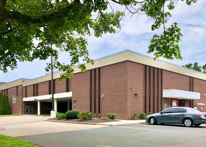 Primary Photo Of 1 Trap Falls Rd, Shelton Office Residential For Lease