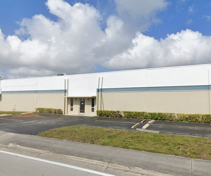 Primary Photo Of 3908 N 29th Ave, Hollywood Warehouse For Lease