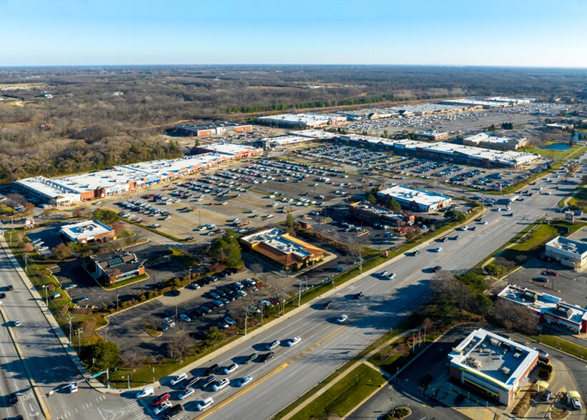 More Photos Of 701 N Milwaukee Ave, Vernon Hills Unknown For Lease