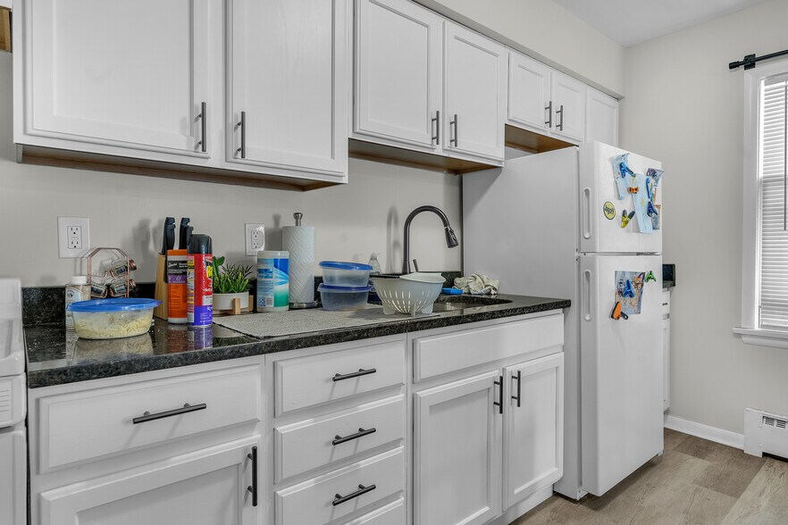 More Photos Of 182 W North St, Crown Point Apartments For Sale
