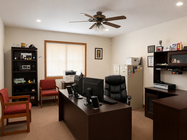 More Photos Of 125 Camino de la Merced, Taos Office For Lease