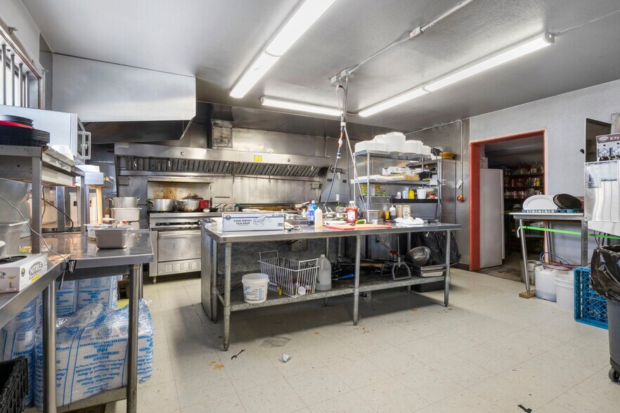 More Photos Of 10 E Main St, Castle Dale Convenience Store For Sale