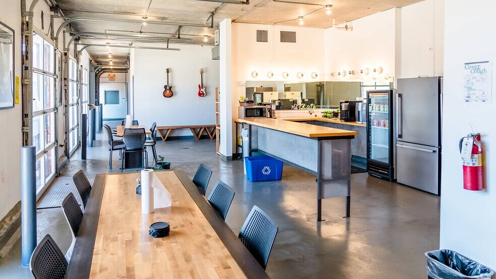 More Photos Of 3000 E Cesar Chavez St, Austin Office For Lease