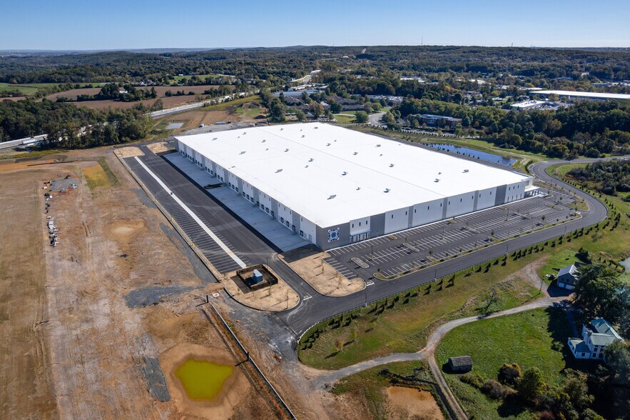 More Photos Of 1130 N Pottstown Pike, Exton Distribution For Lease