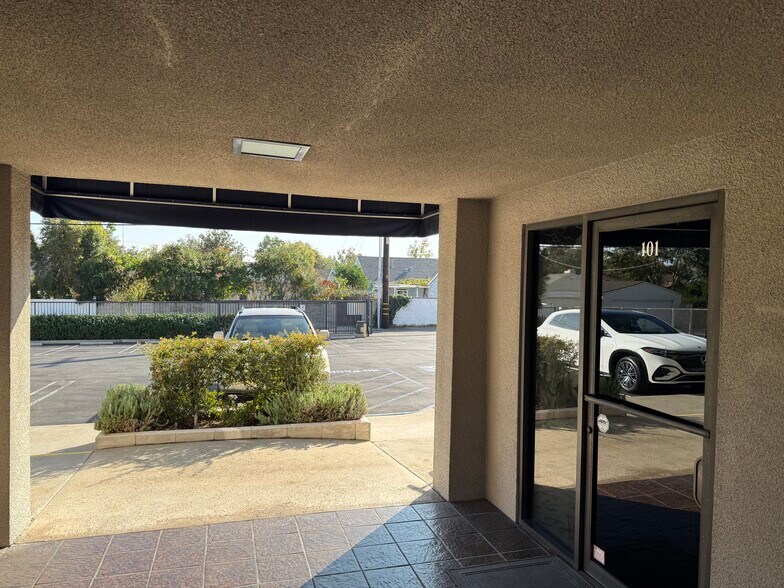 More Photos Of 144-148 E Foothill Blvd, Arcadia Office For Sale