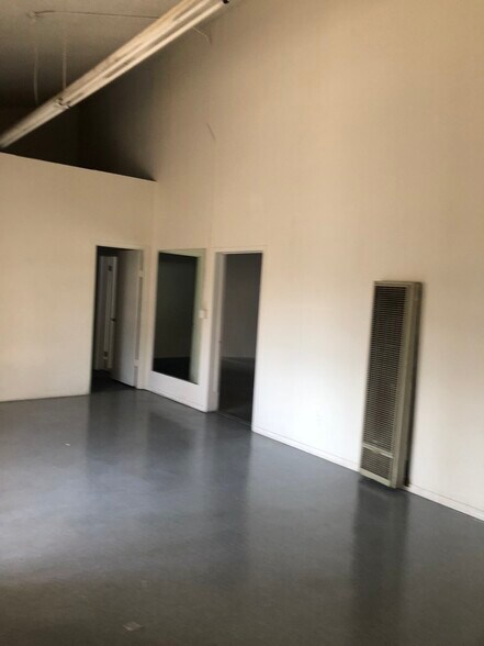 More Photos Of 2403-2413 Mountain View Rd, El Monte Freestanding For Lease