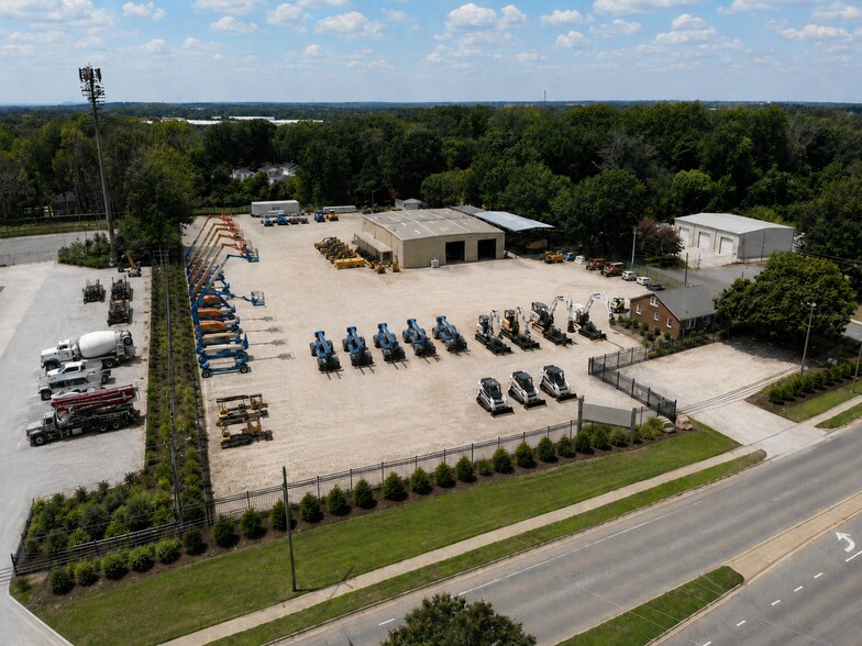 More Photos Of 7325 Old Statesville Rd, Charlotte Industrial For Lease