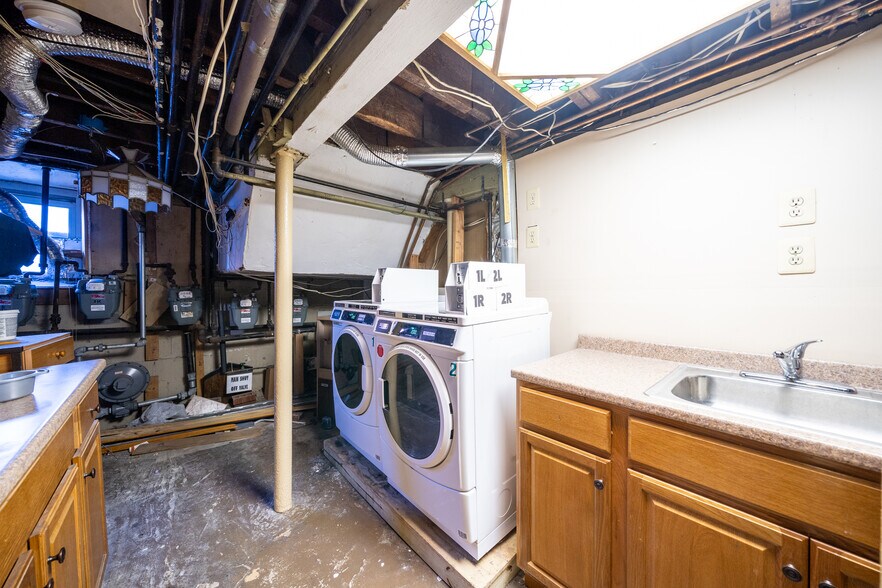 More Photos Of 103-105 Devon St, Kearny Apartments For Sale