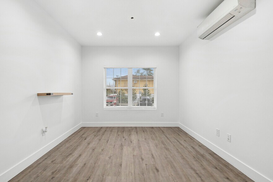 More Photos Of 533 Greenwich St, Hempstead Apartments For Sale