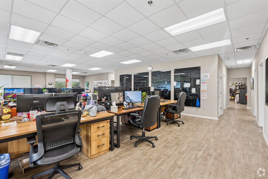 More Photos Of 2470-2480 Industrial Park Blvd, Cumming Warehouse For Sale