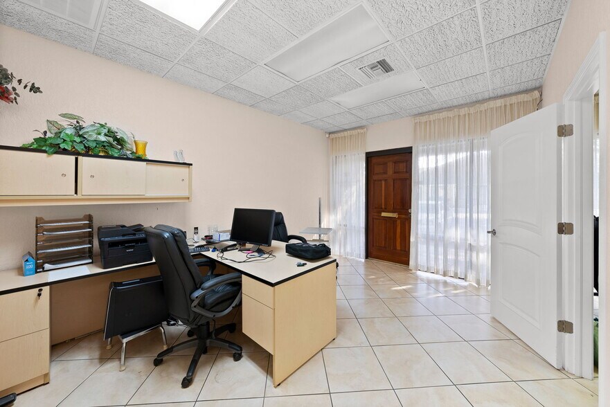 More Photos Of 611 Druid Rd E, Clearwater Medical For Sale