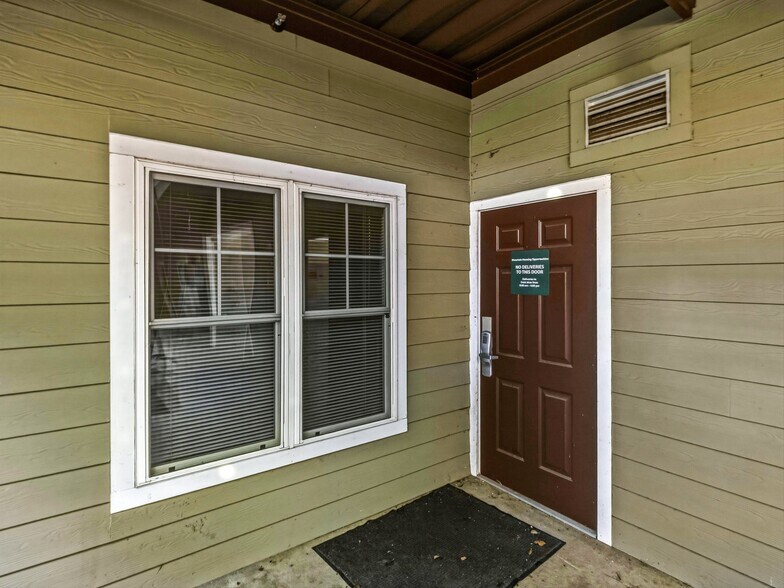 More Photos Of 64 Clingman Ave, Asheville Office For Lease