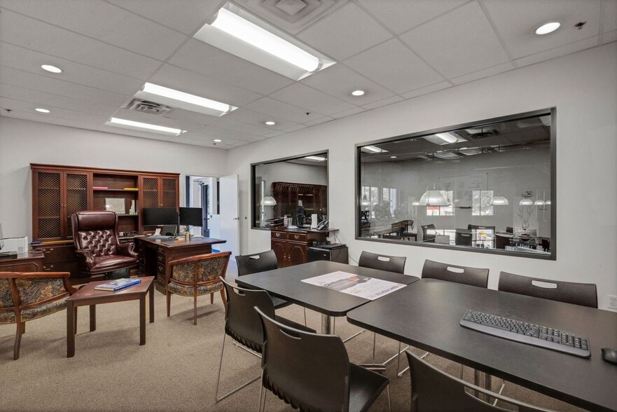 More Photos Of 330 Cattlemen Rd, Sarasota Auto Dealership For Sale