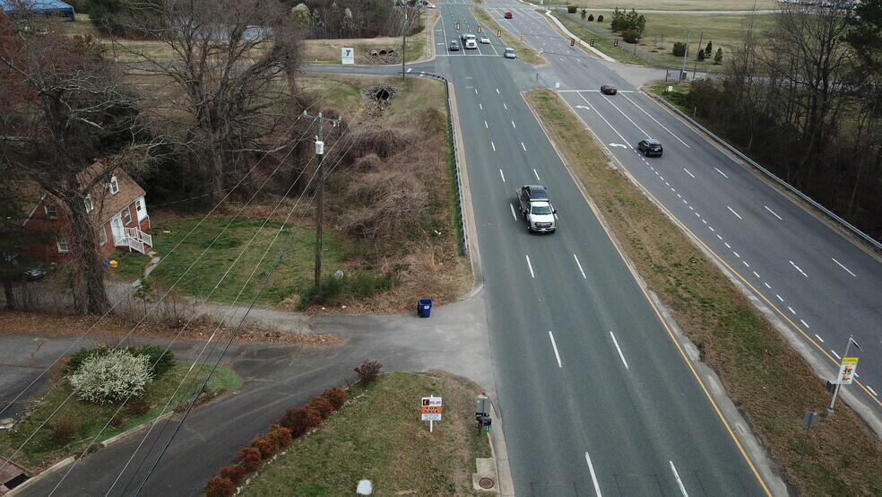 More Photos Of 7608 Hull Street Rd, Richmond Office For Sale