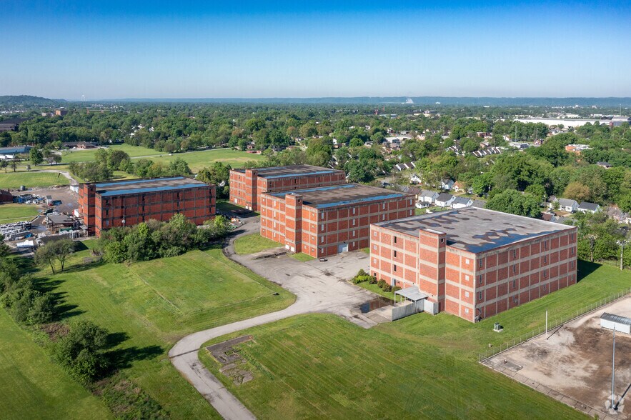 More Photos Of 1600 Bernheim Ln, Louisville Warehouse For Lease