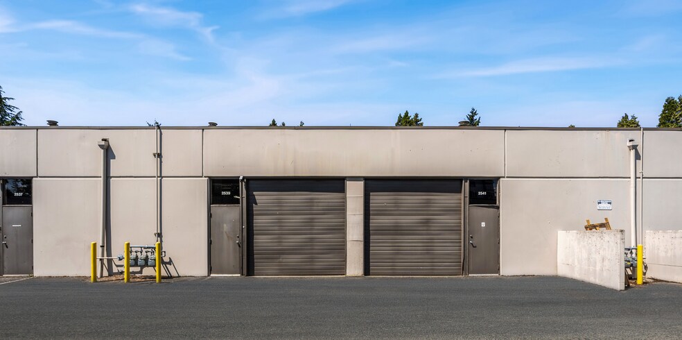 More Photos Of 4002-4014 148th Ave NE, Redmond Unknown For Lease